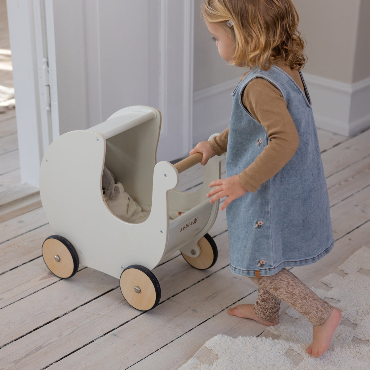 Sebra Classic White Doll's 디럭스 유모차 Wooden