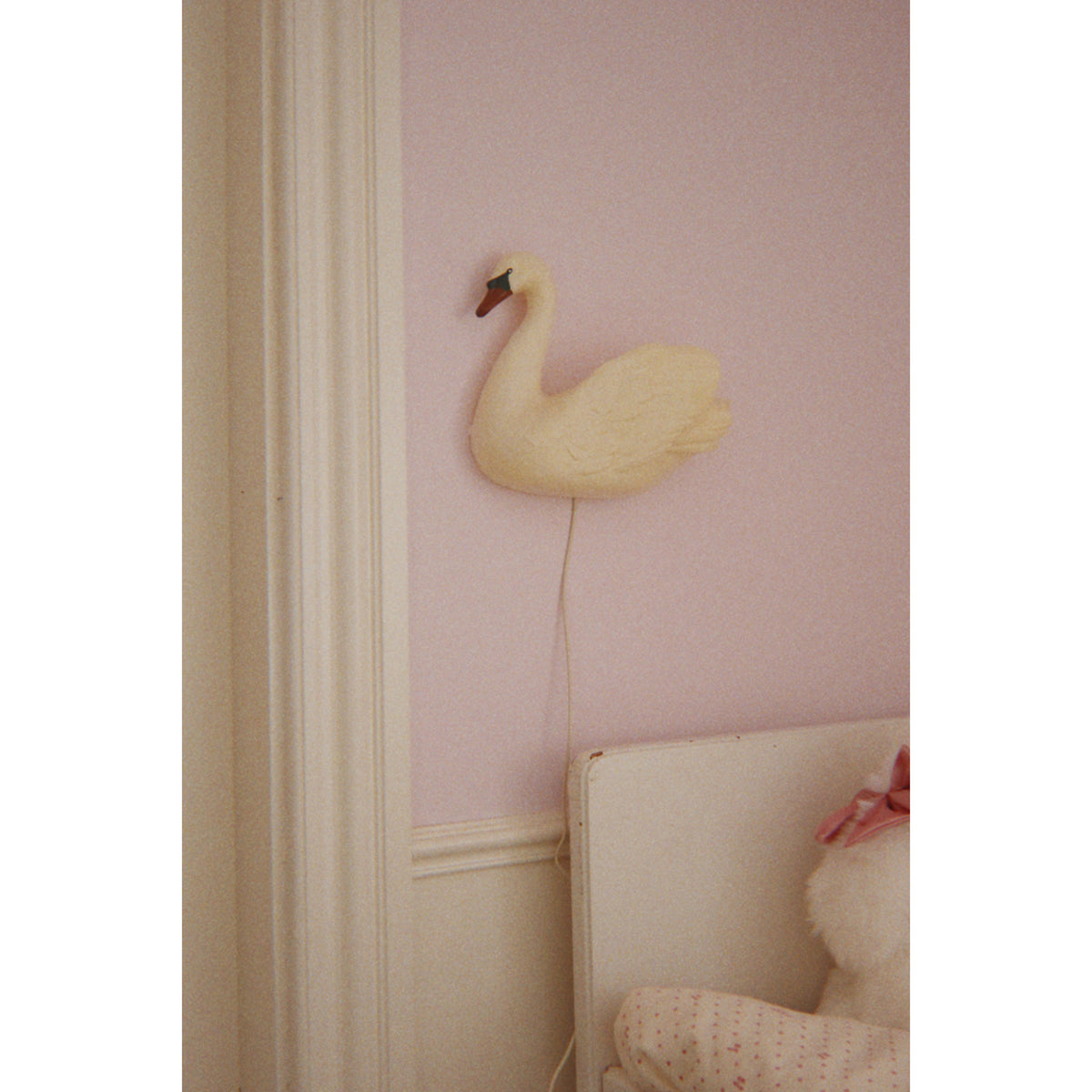 Konges Sløjd Beige Swan Wall Lamp