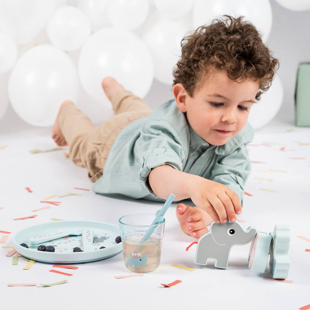 DonebyDeer Blue Foodie 다이닝 세트 축하