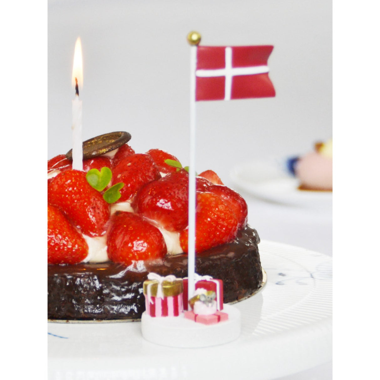 Kids by Friis Table Flag Packages in Pink and Red