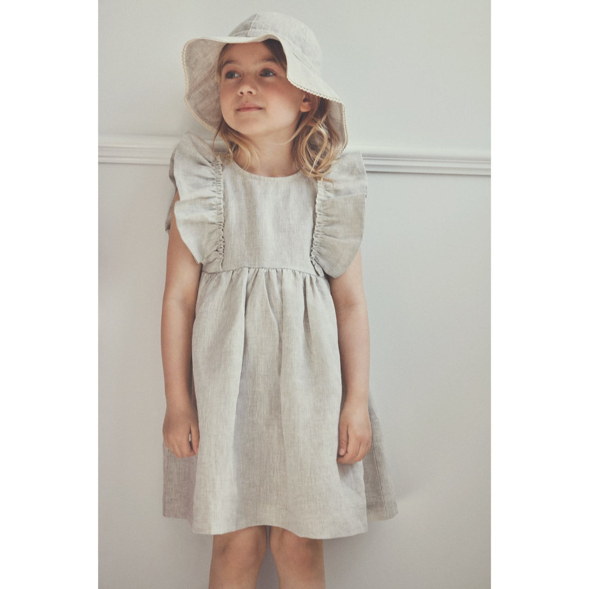 Huttelihut Antique White Dress Linen