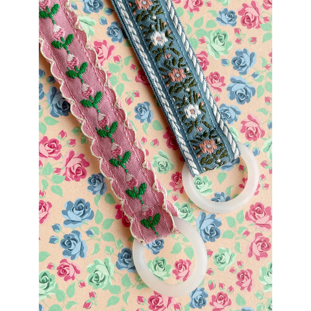 Konges Sløjd Pink Bloom Pacifier Strap Vintage