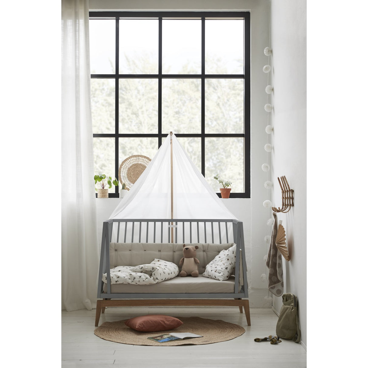 Leander Grey Luna™ Baby Bed