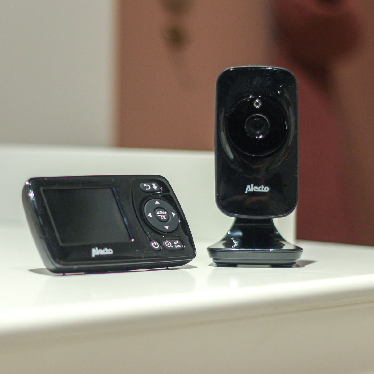 Alecto Baby Monitor With 2,4 Inch Camera