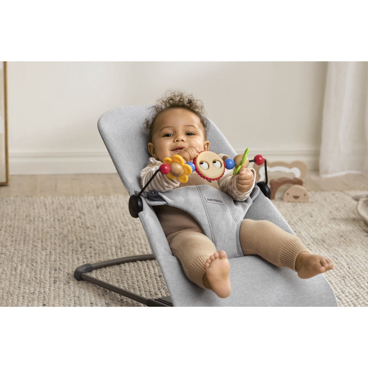 BabyBjörn Mischievous Eyes Toy Til Skråstol