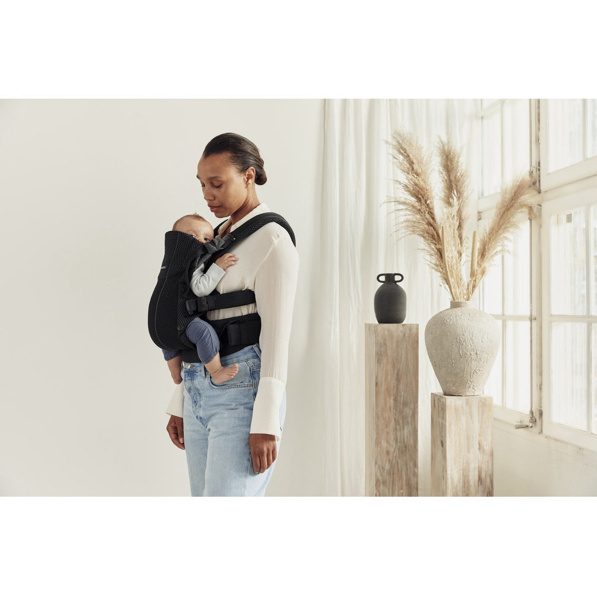 BabyBjörn Black Baby Carrier Harmony