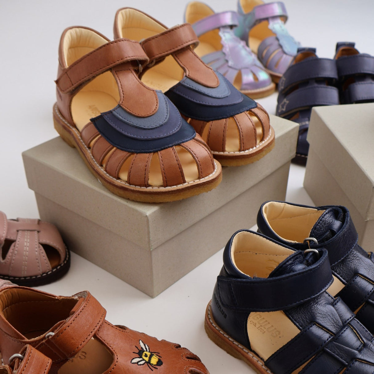 Angulus Tan/Navy/Indigo/Blue FAnd Colourblock Regnbuesandal Med Velcro