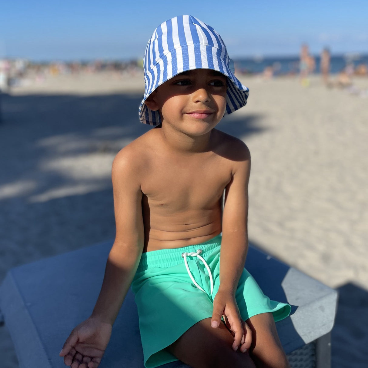 Petit Crabe Vertical Stripes Frey Sun hat