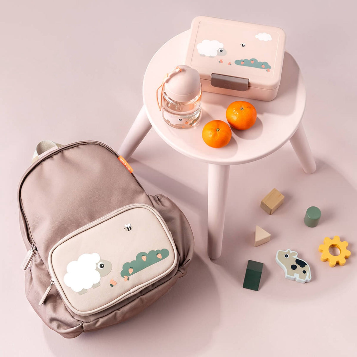 DonebyDeer Powder Lunch Box With Opdeler Tiny Farm