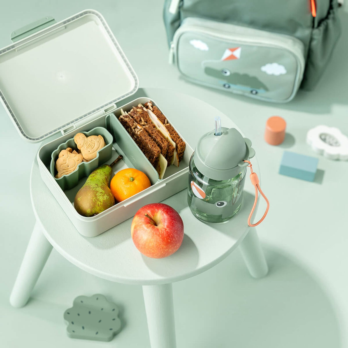 DonebyDeer Green Lunch Box With Opdeler Playground