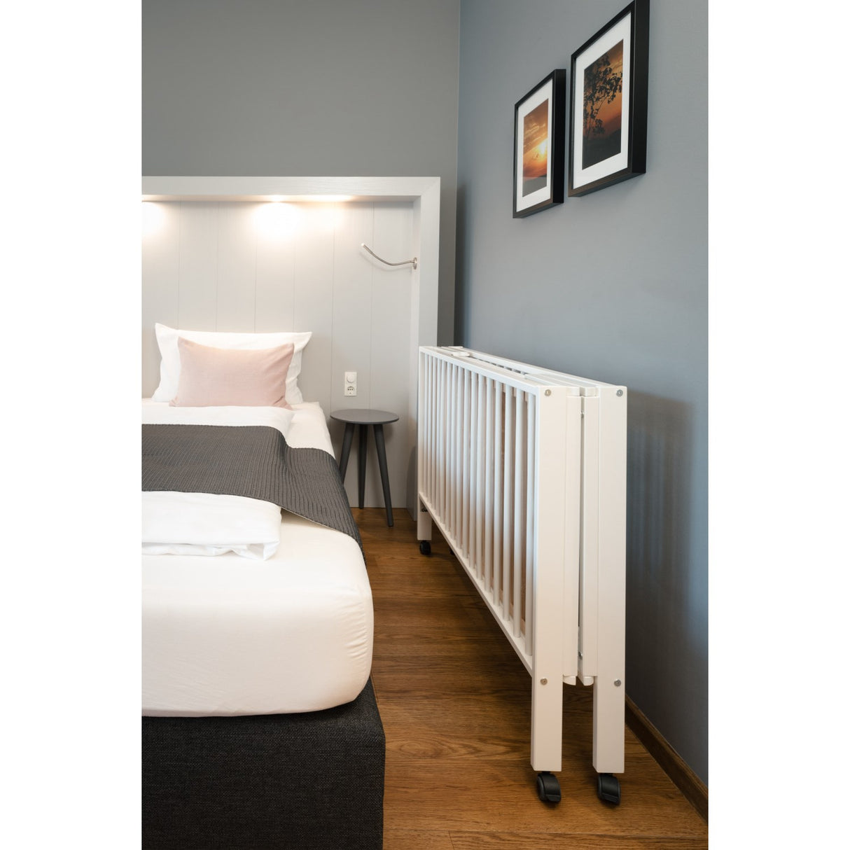 tiSsi® White Laquer Jori Sammenklappelig Bed Massiv Beech