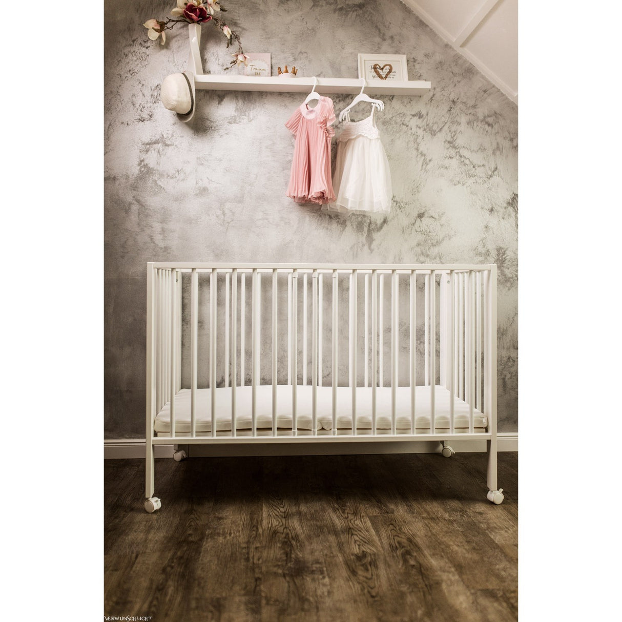 tiSsi® White Laquer Jori Sammenklappelig Bed Massiv Beech