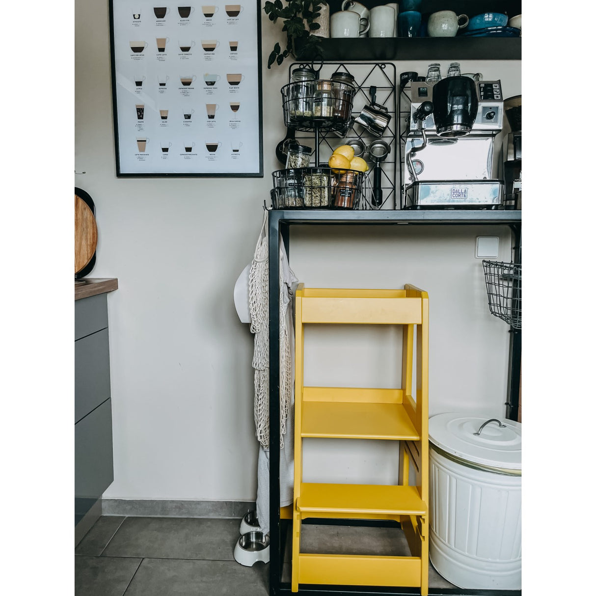 tiSsi® Sun Yellow Laquer Felix Learning Tower Massiv Beech