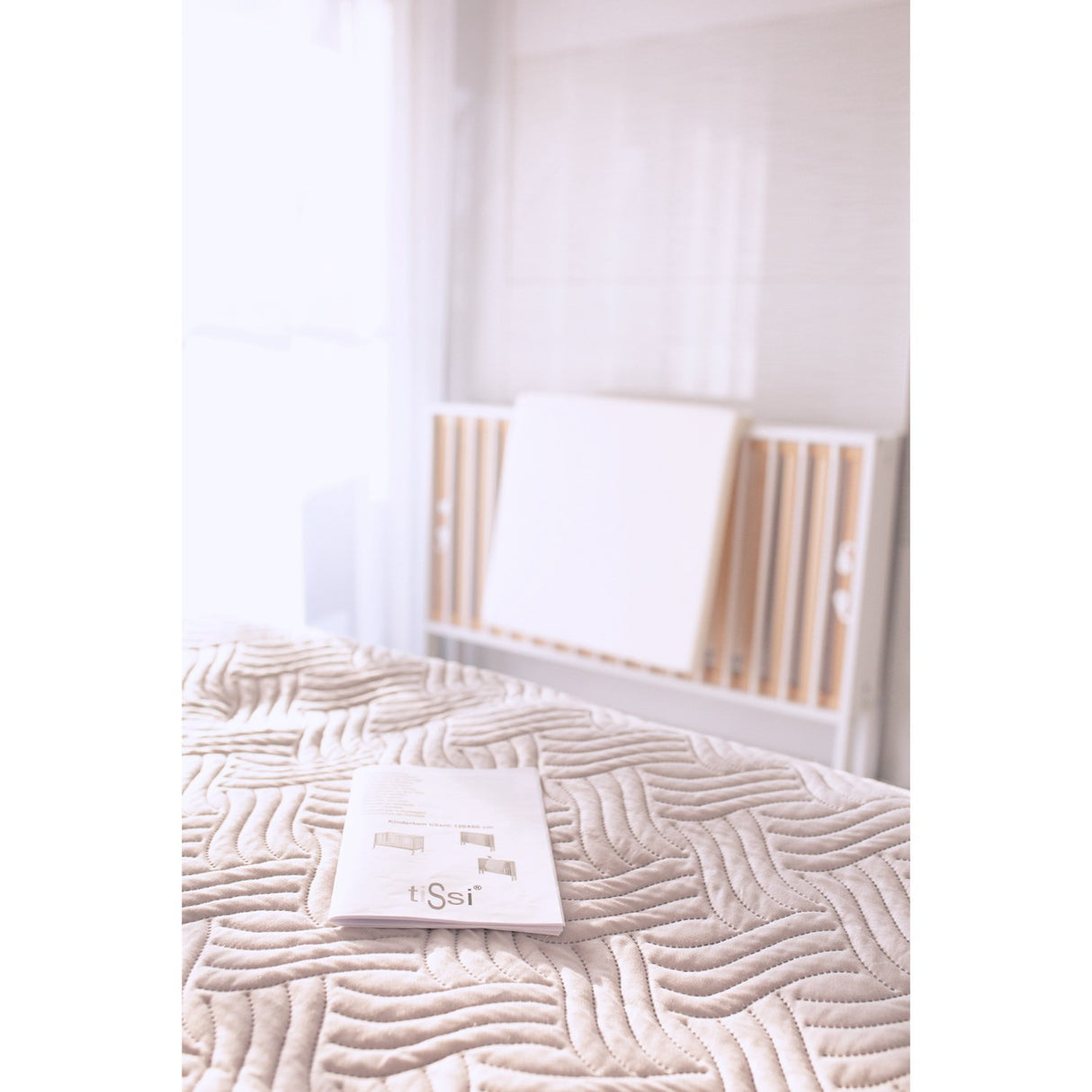 tiSsi® White Laquer Jori Sammenklappelig Bed Massiv Beech