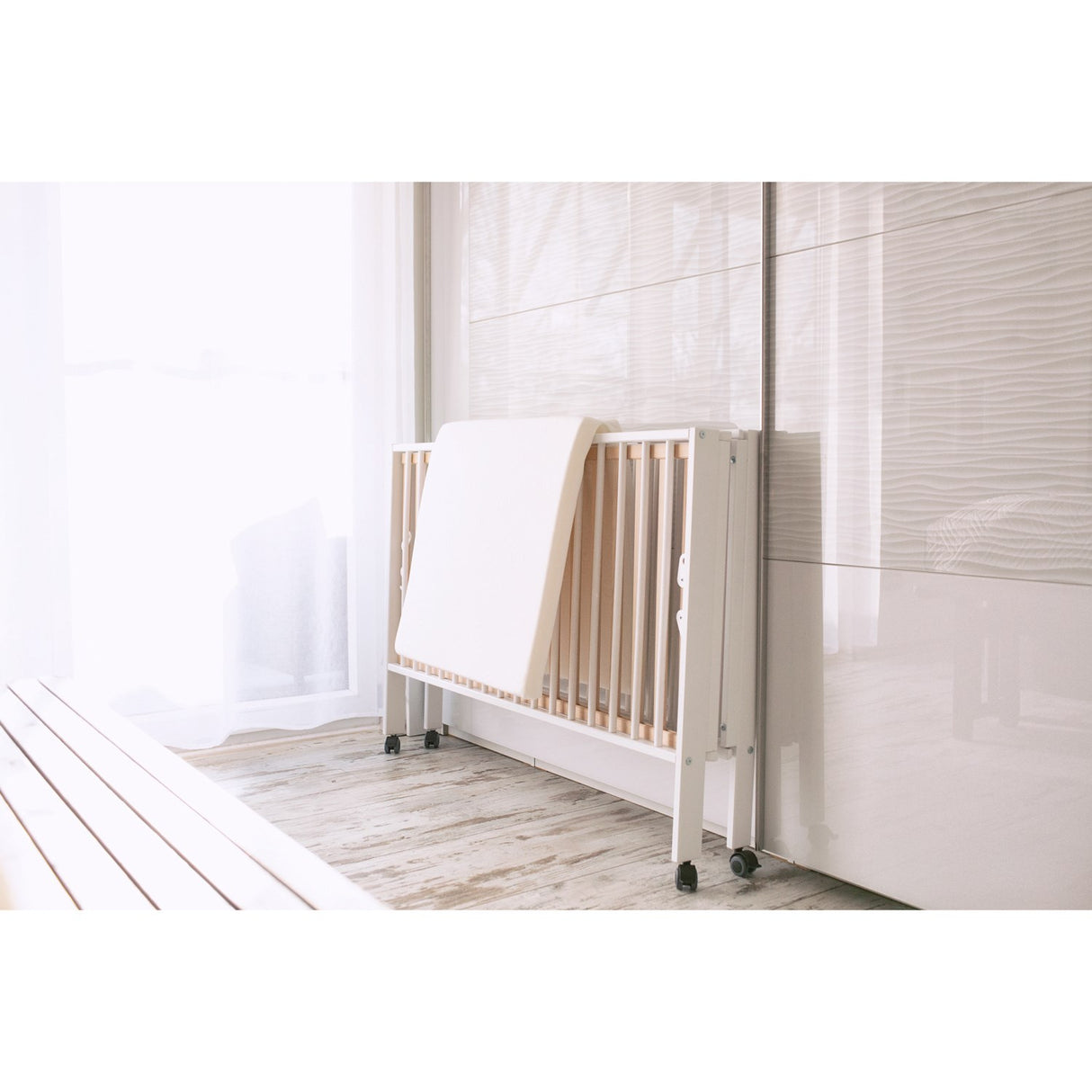 tiSsi® White Laquer Jori Sammenklappelig Bed Massiv Beech