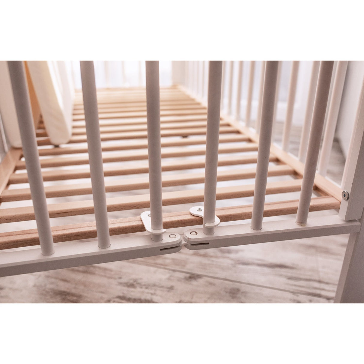 tiSsi® White Laquer Jori Sammenklappelig Bed Massiv Beech