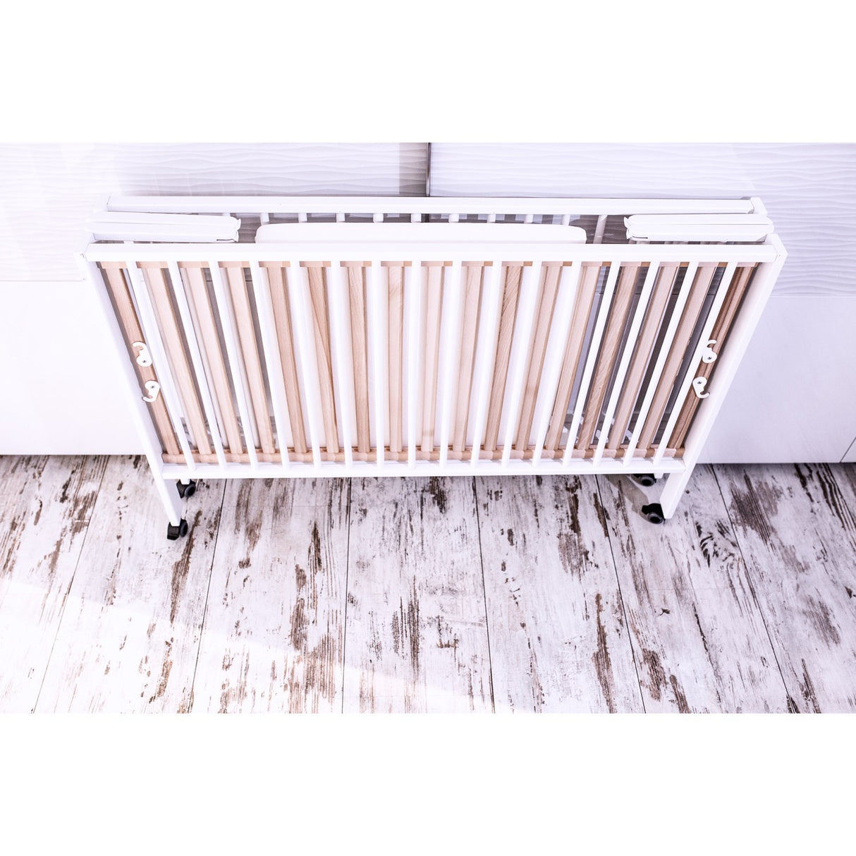 tiSsi® White Laquer Jori Sammenklappelig Bed Massiv Beech