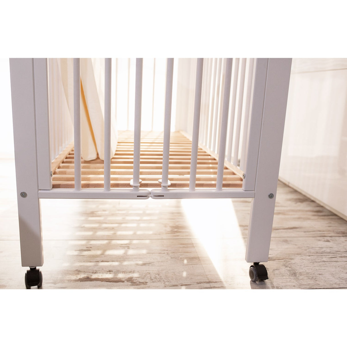 tiSsi® White Laquer Jori Sammenklappelig Bed Massiv Beech