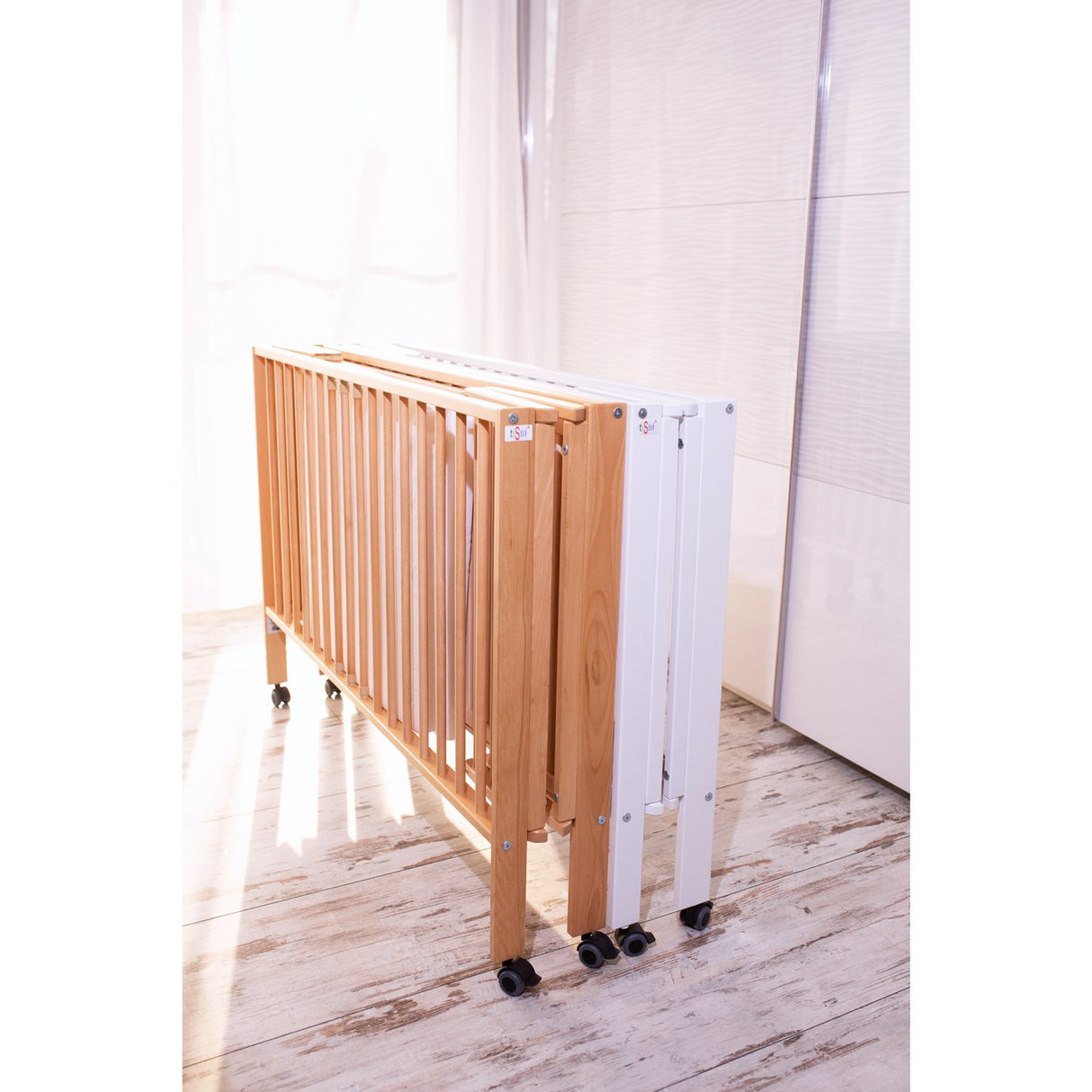 tiSsi® White Laquer Jori Sammenklappelig Bed Massiv Beech