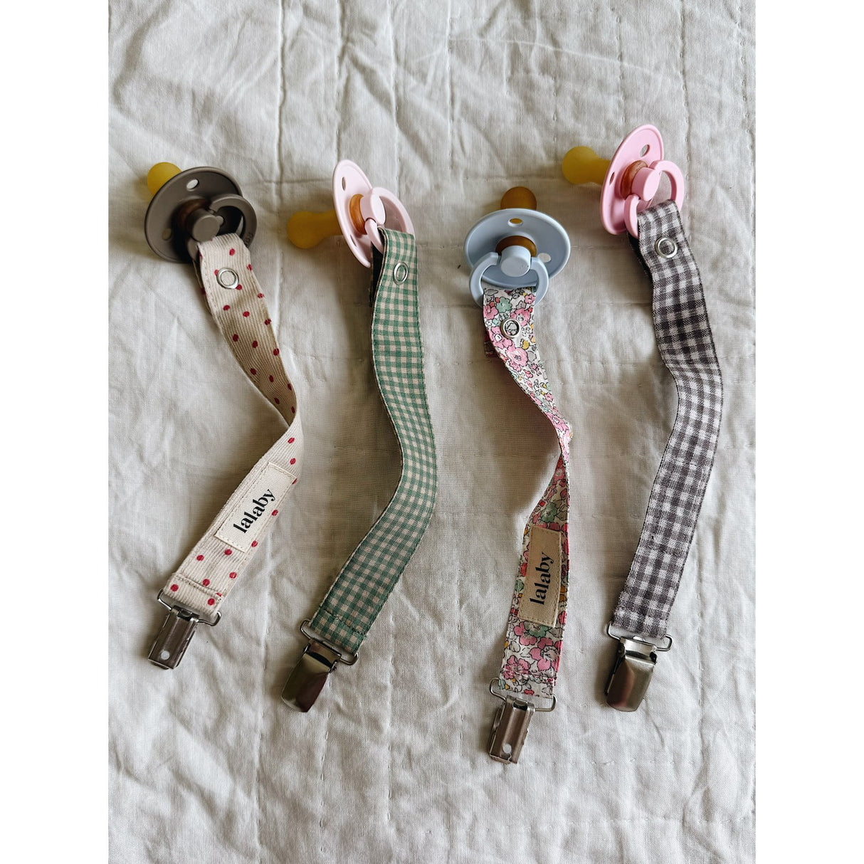 Lalaby Pacifier Clip Pink Betsy