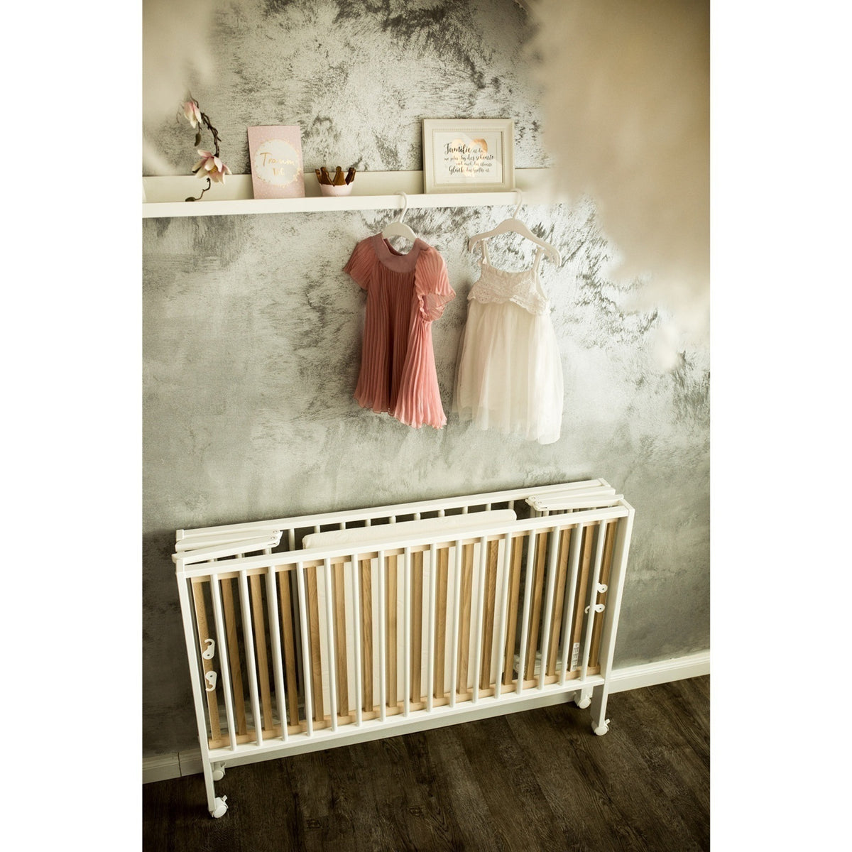 tiSsi® White Laquer Jori Sammenklappelig Bed Massiv Beech