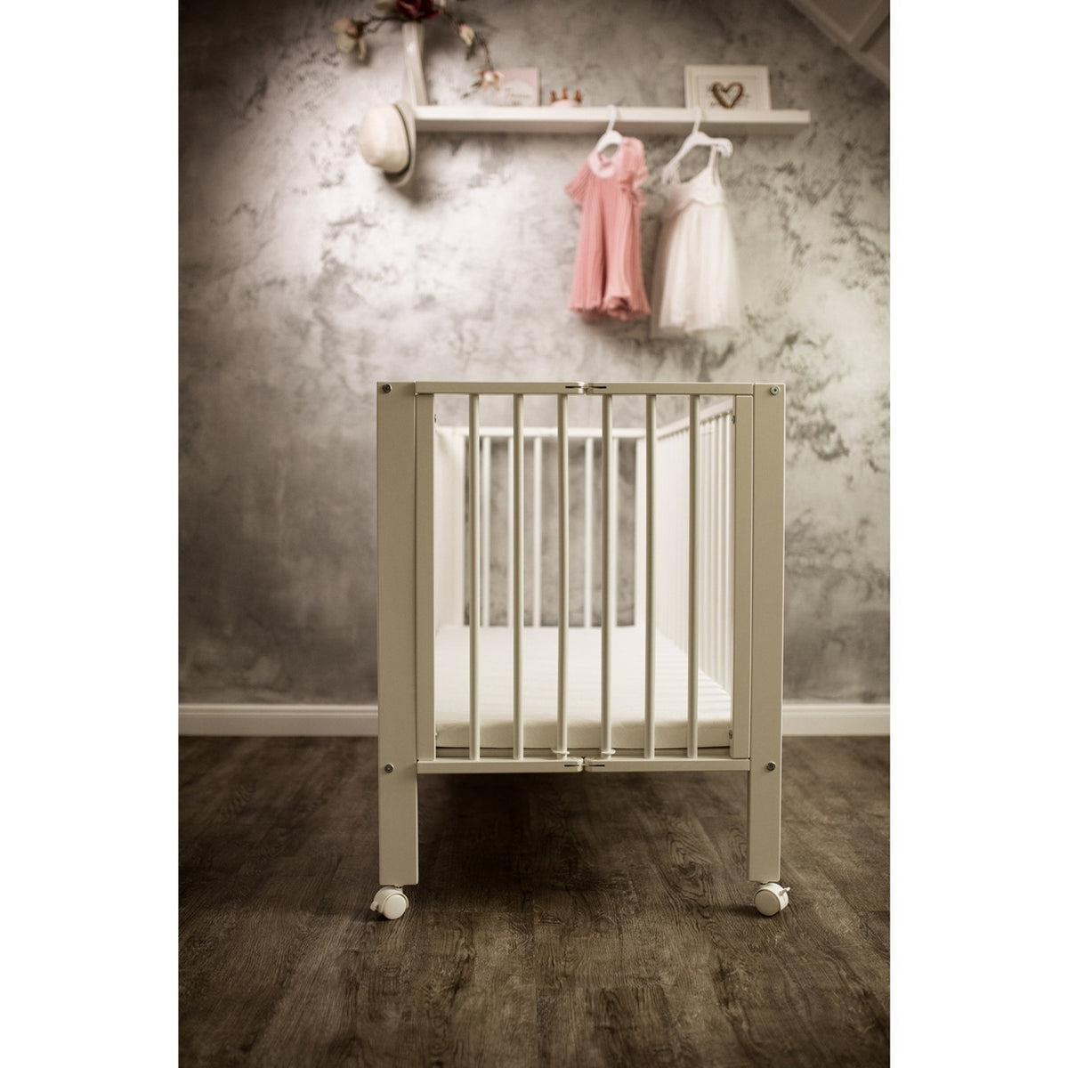 tiSsi® White Laquer Jori Sammenklappelig Bed Massiv Beech