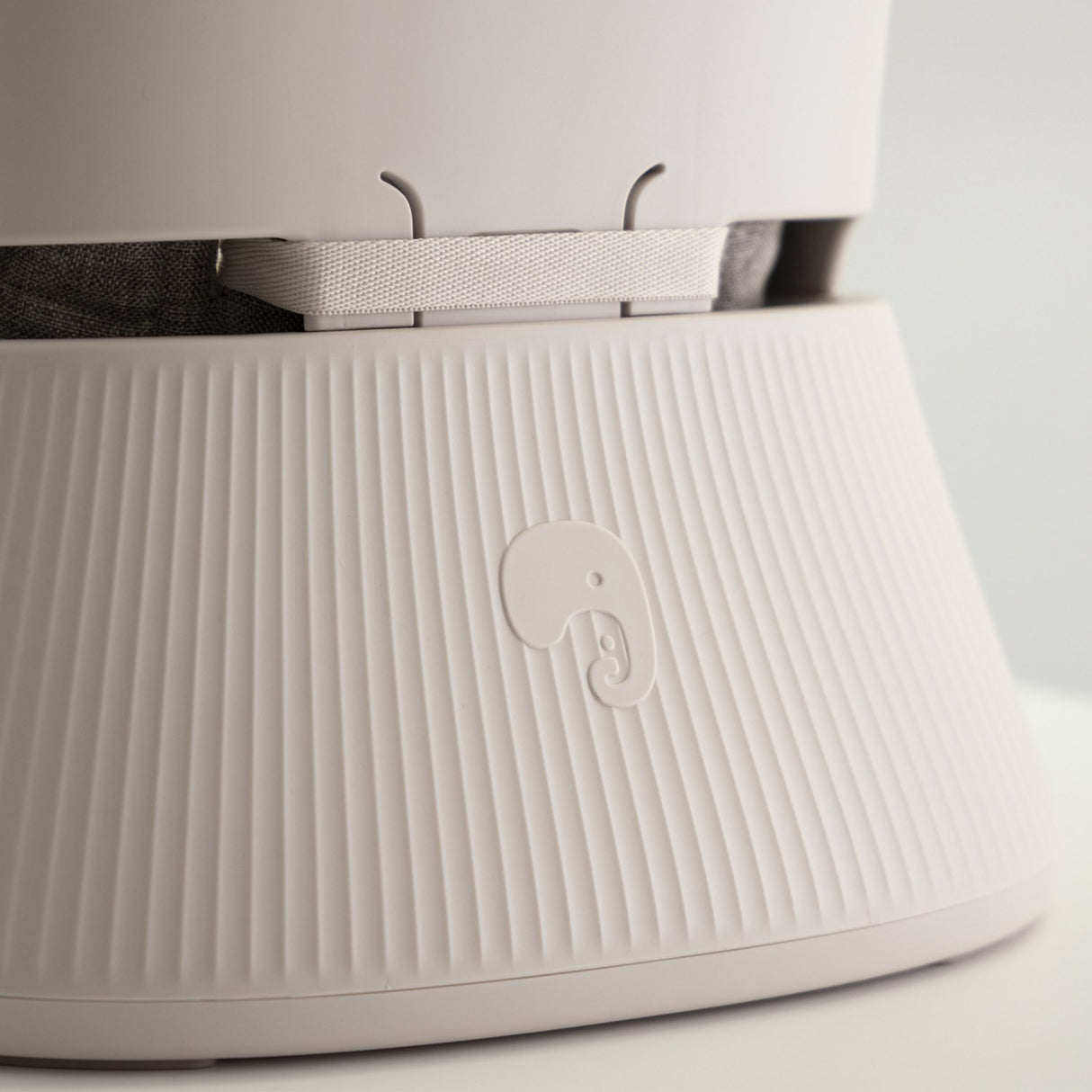 Hannie White Sand The Portable High Chair