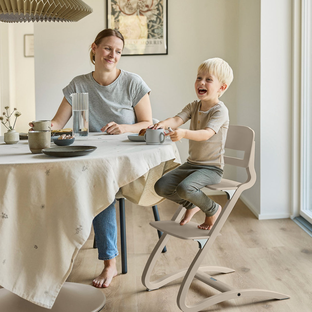 Leander Cappuccino Leander Louie™ High Chair Uden Hanger