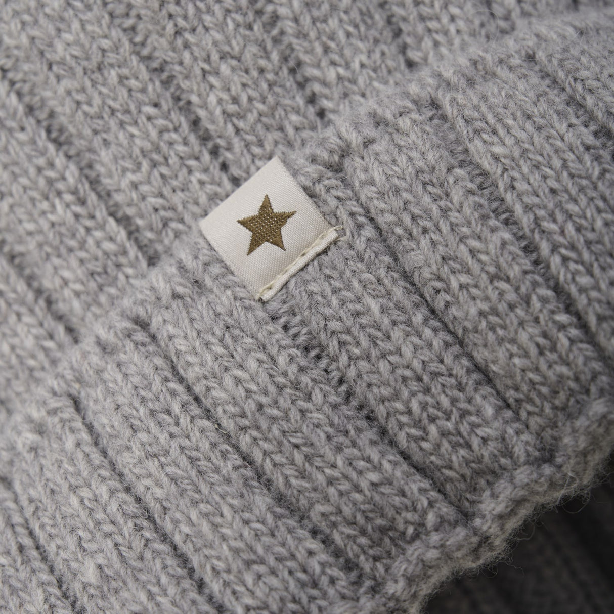 Huttelihut Medium Grey Melange Hat Knit Alpaca Pompom