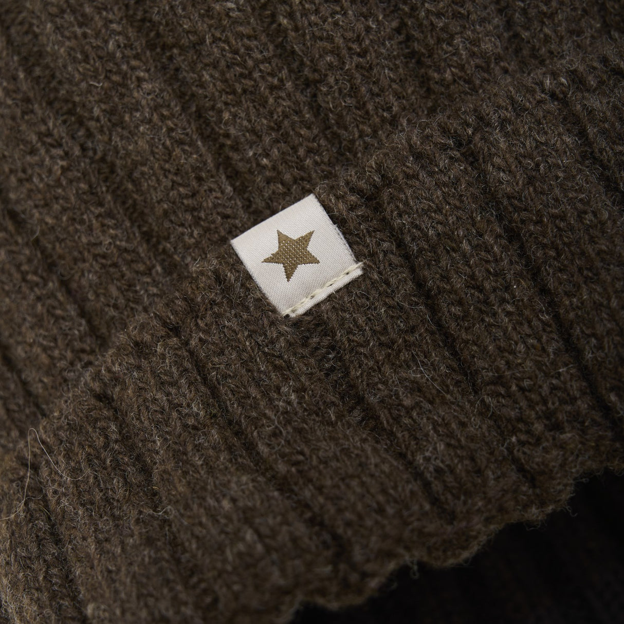 Huttelihut Dark Brown Melange Hat Knit Alpaca Pompom