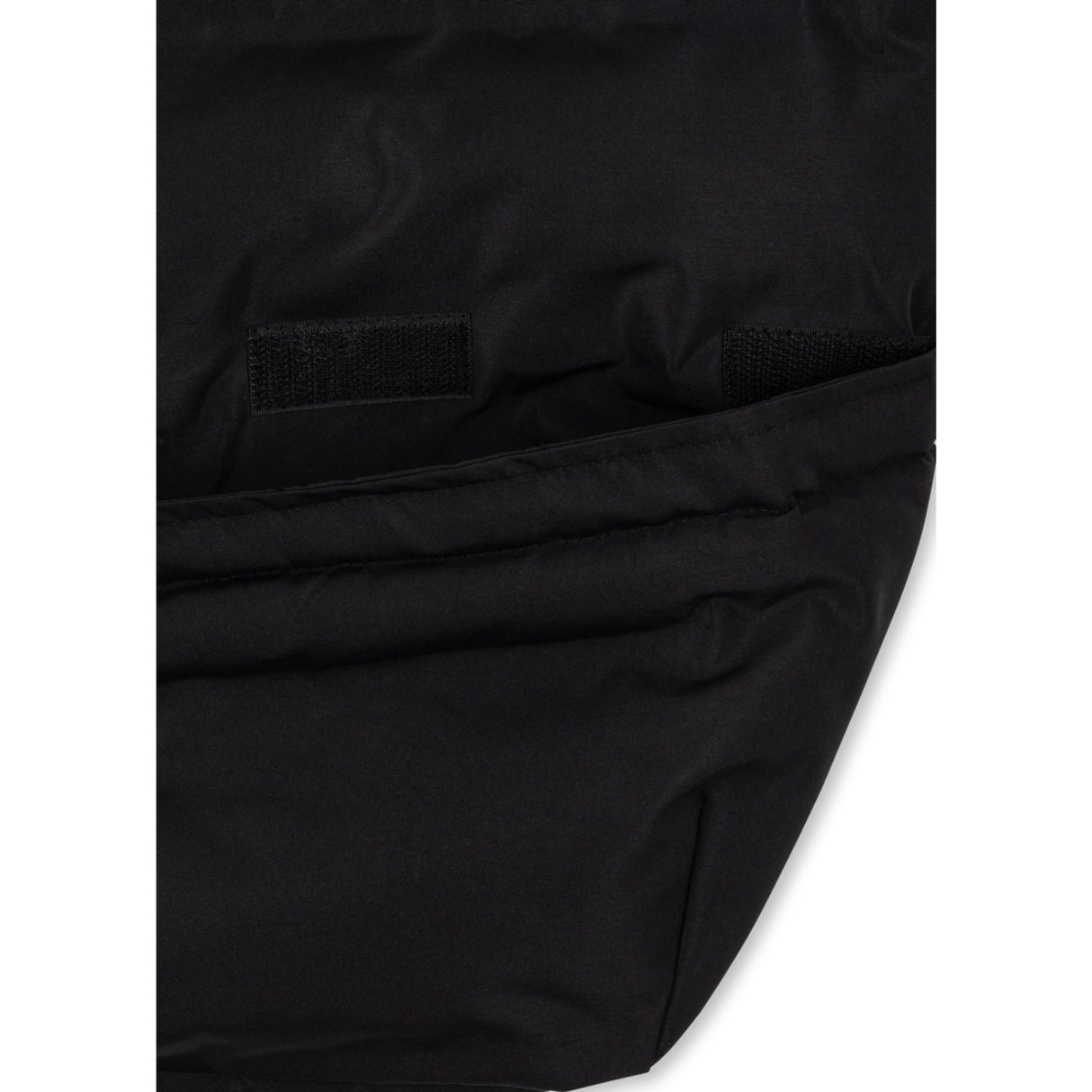 Konges Sløjd Black Nemuri Footmuff