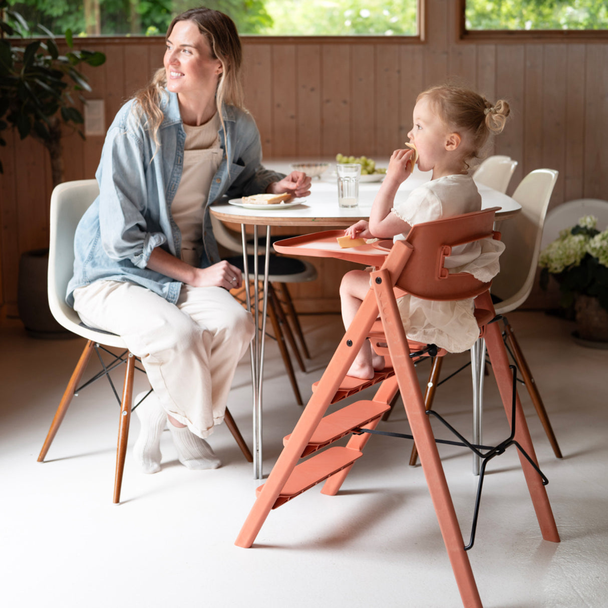 KAOS Terracotta Pink Klapp High Chair Recycled With KLAPP® Safety Rail & Tray Bundle