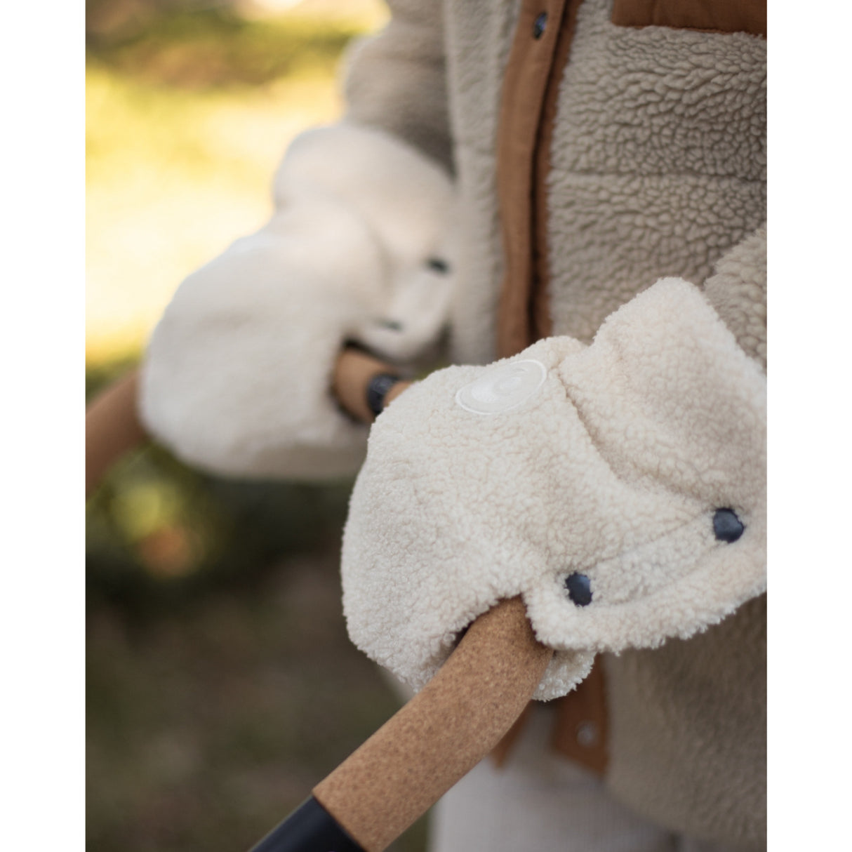 Easygrow Ivory Handmuff Teddy