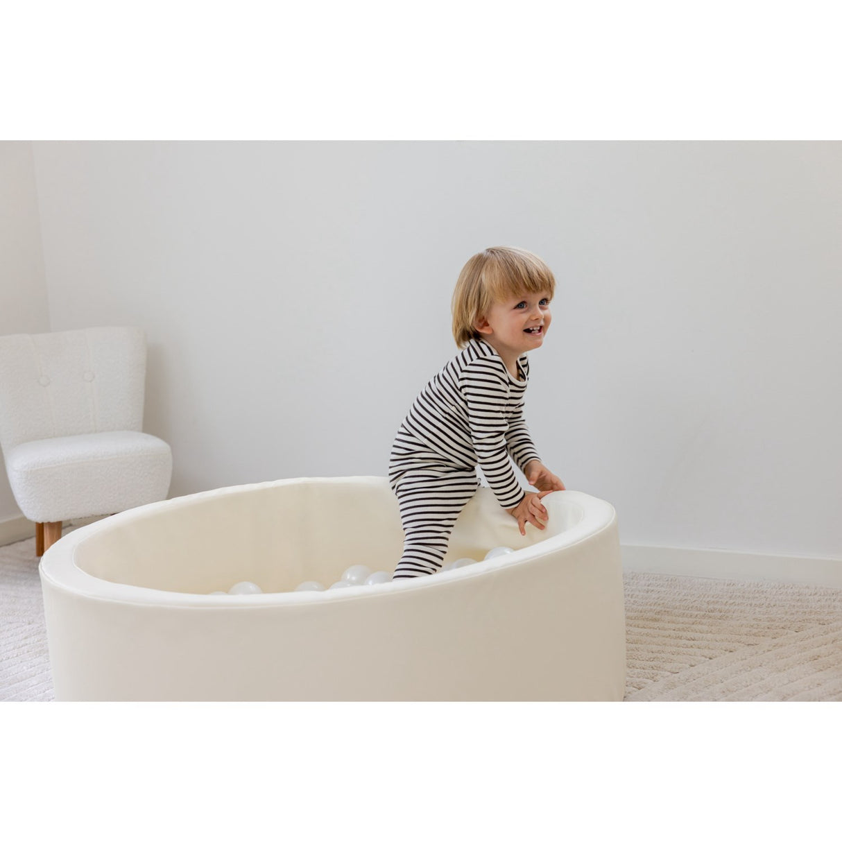 Tumble Time Vanilla Ball Pool in Vegan PU ø90cm 150 pcs. Balls