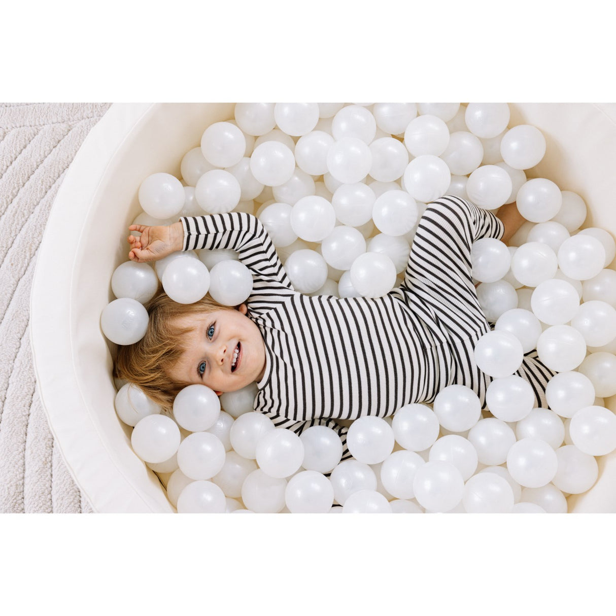 Tumble Time Vanilla Ball Pool in Vegan PU ø90cm 150 pcs. Balls