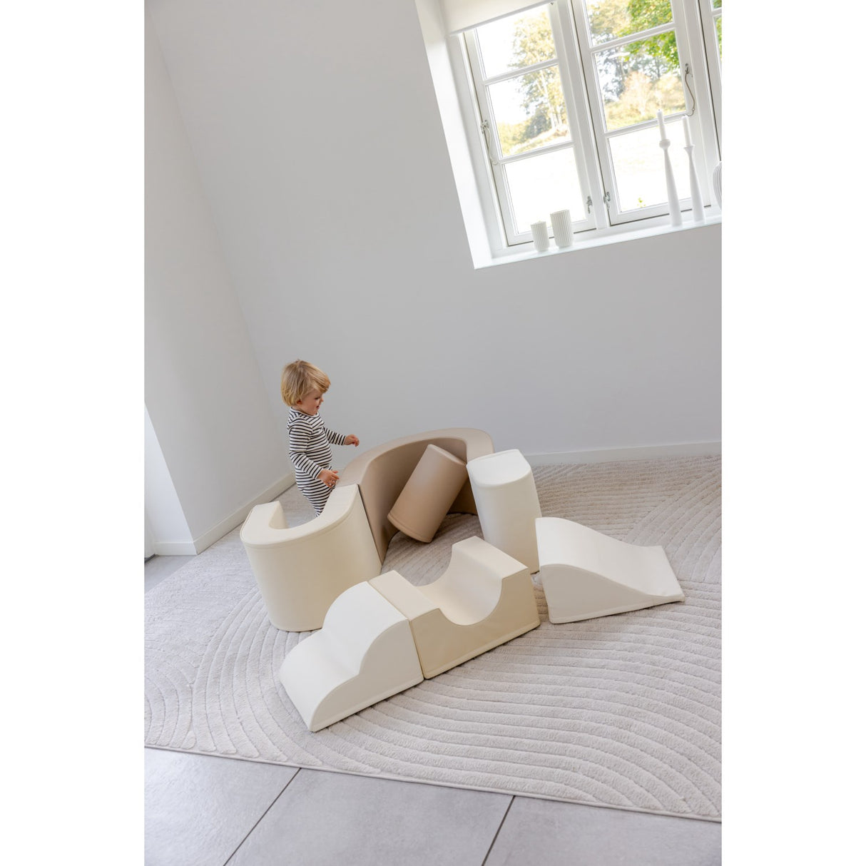 Tumble Time Rainbow 7-piece tumbling set in vegan PU leather