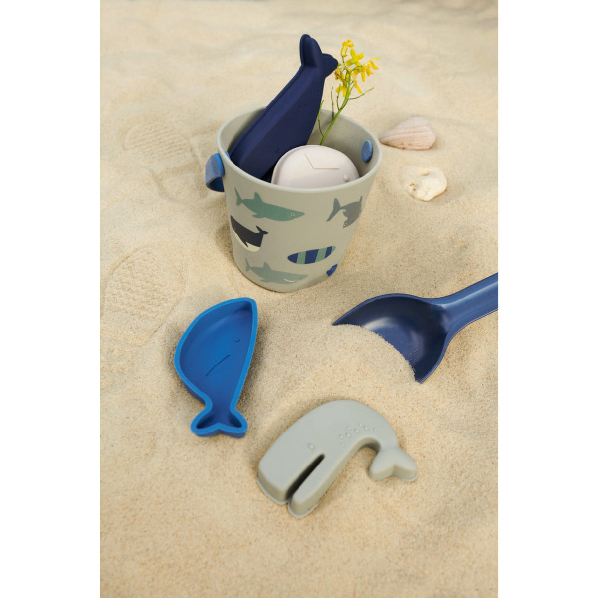 LIEWOOD Shark / Dove Blue Gilma Shark Beach Set