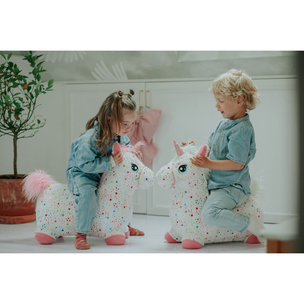 KREA® Hop & Bounce Plush Enhjørning Regnbue