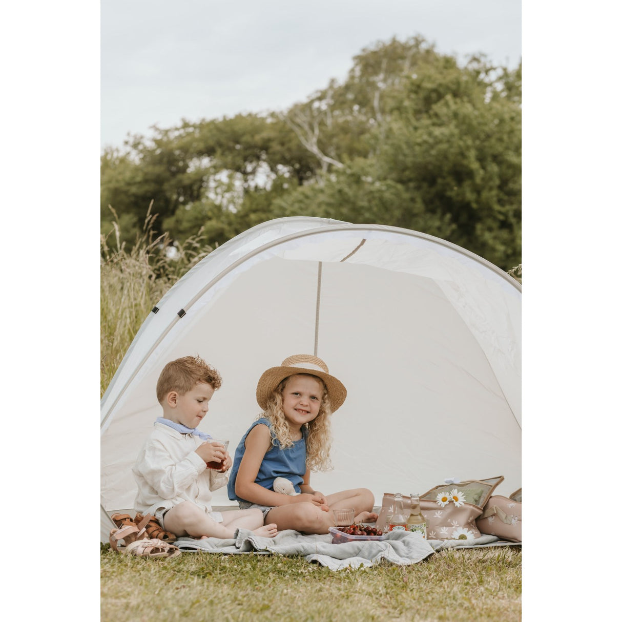Vanilla COPENHAGEN Oyster Grey Pop-Up Tent Family