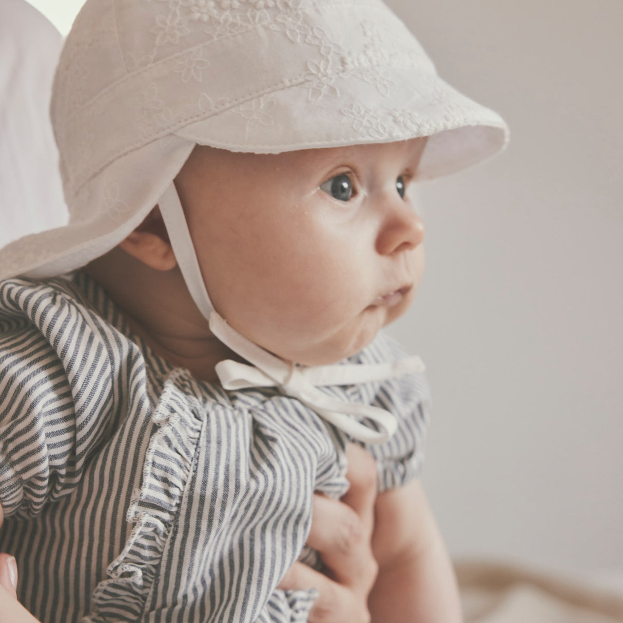 Huttelihut Antique White Summer Hat Embroidery