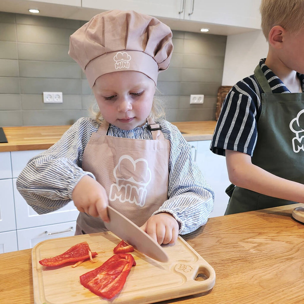 MINI Family Rose Apron Set
