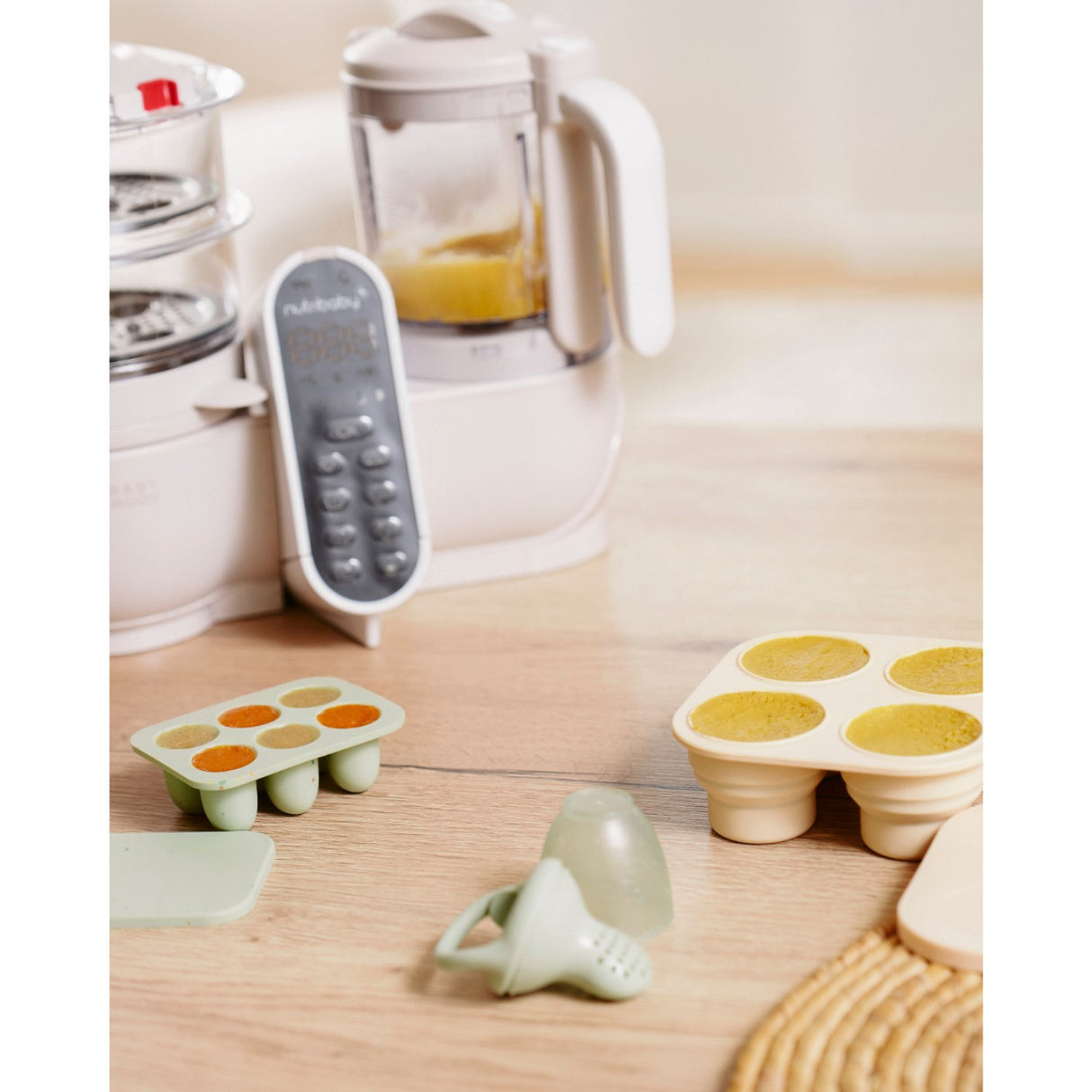 Babymoov Multi Silicone Containers & Feeder Set