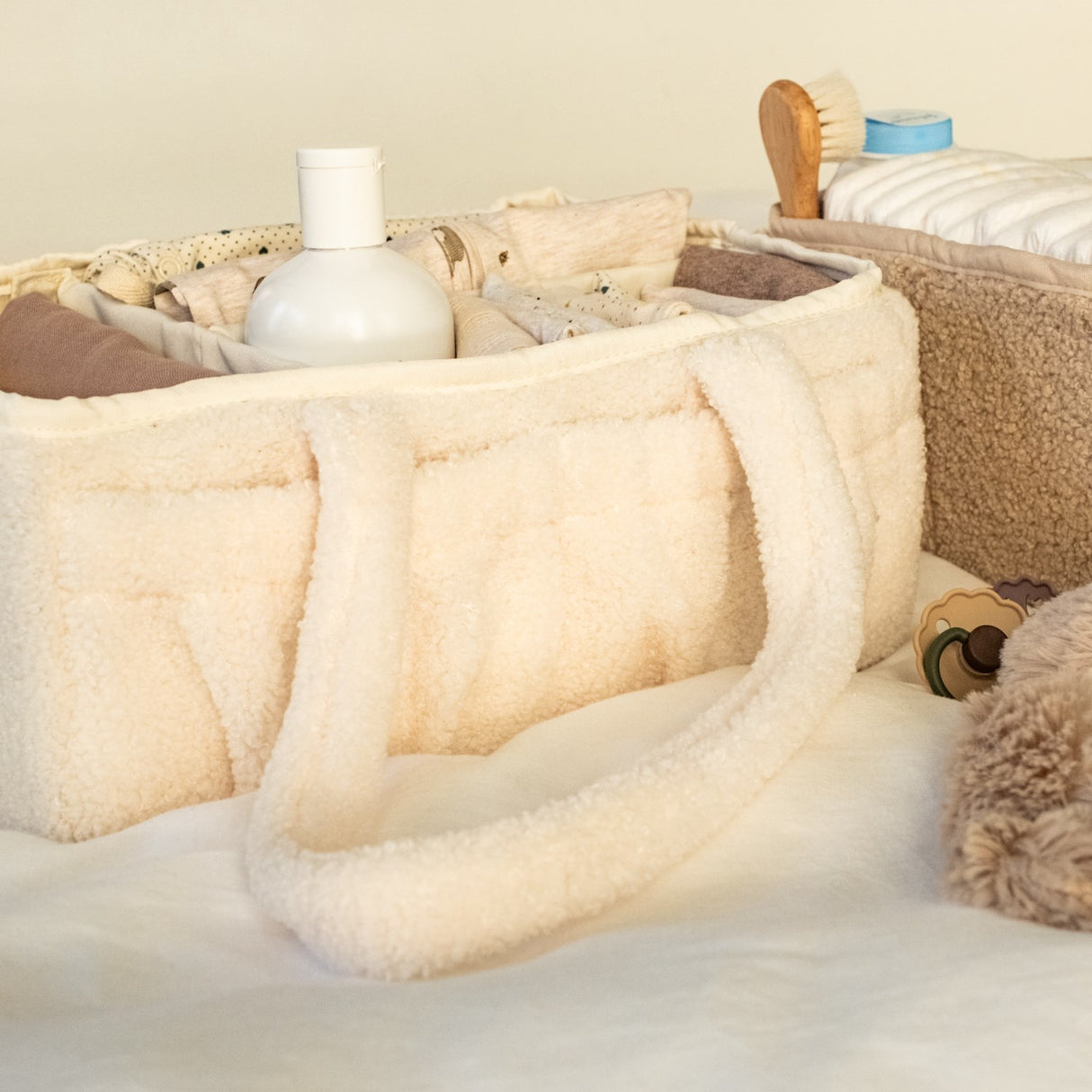 That's Mine White Lumi Nursing Organizer