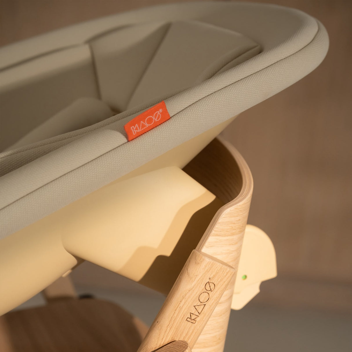 KAOS Desert Sand KLAPP® Newborn Seat