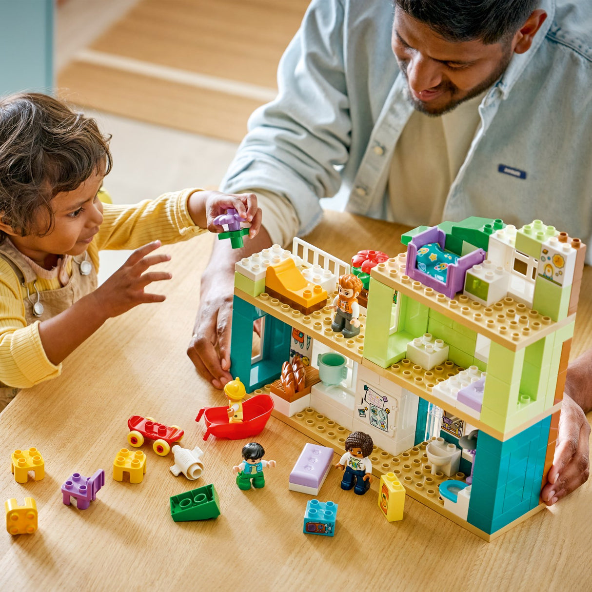 LEGO® DUPLO Town 3-i-1 Moderne Familiehus Med Figurer 10470