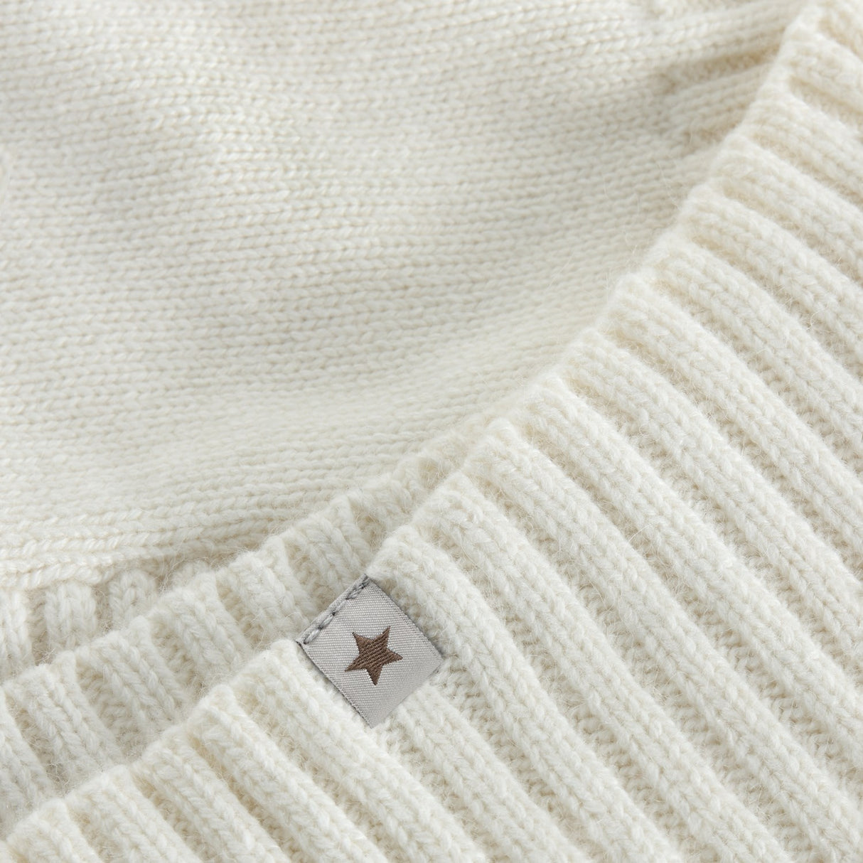 Huttelihut Off-White Balaclava Ears Wool Knit