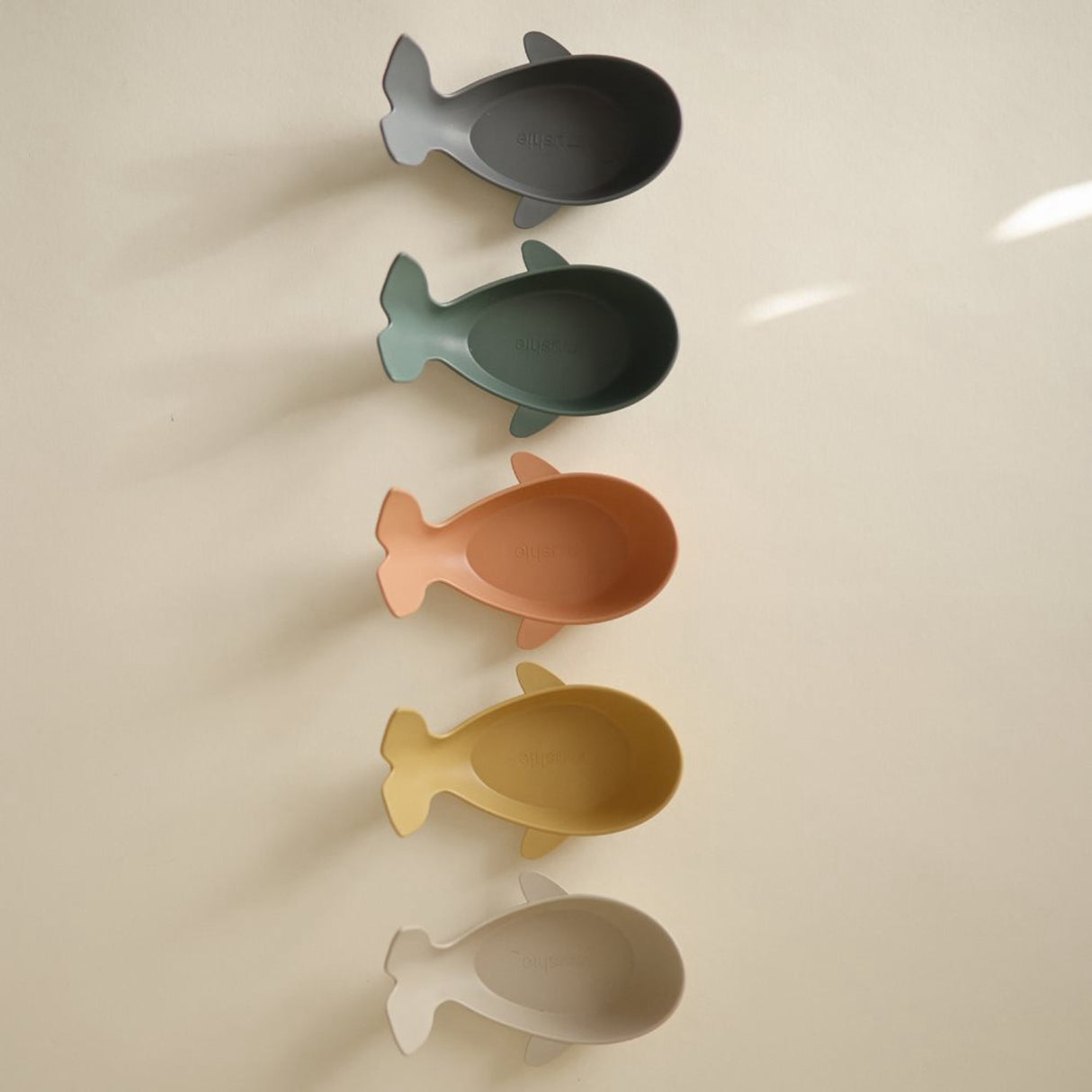 Mushie Retro Mushie Whale Bath Stackers - Retro