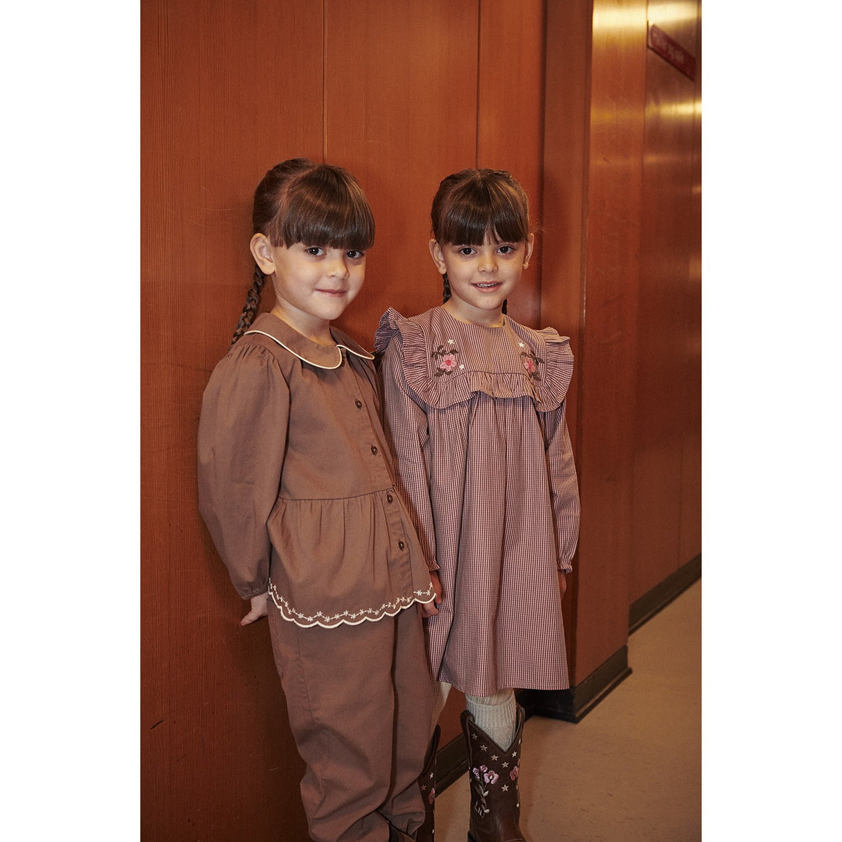 COPENHAGEN COLORS Walnut Twill Blouse W. Embroidery
