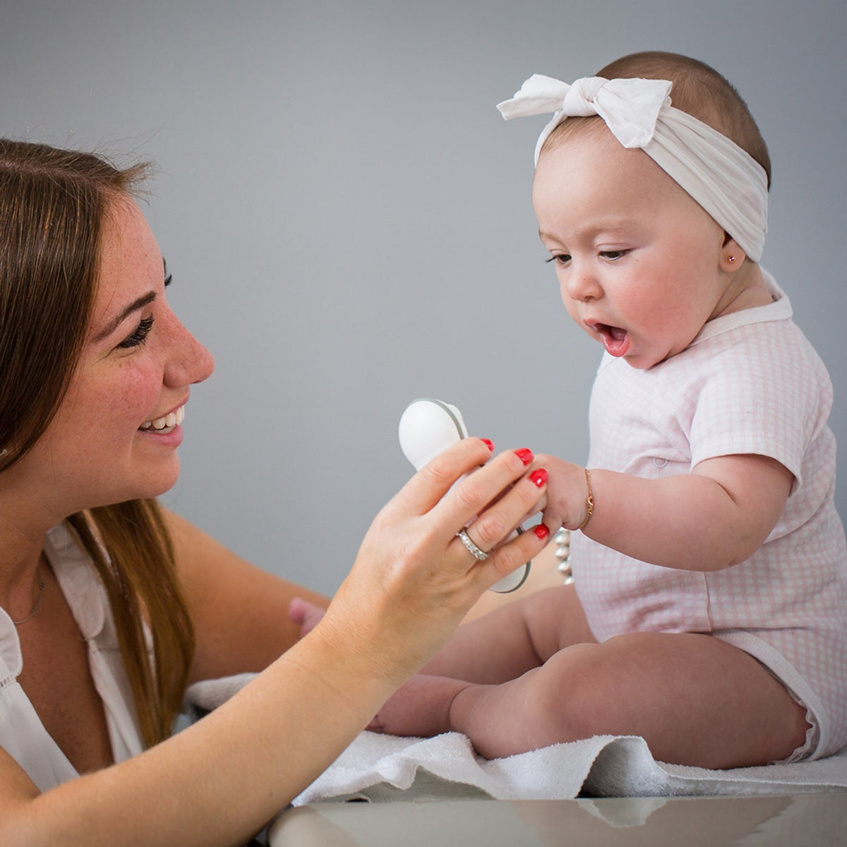bblüv White Electric Baby Nail File