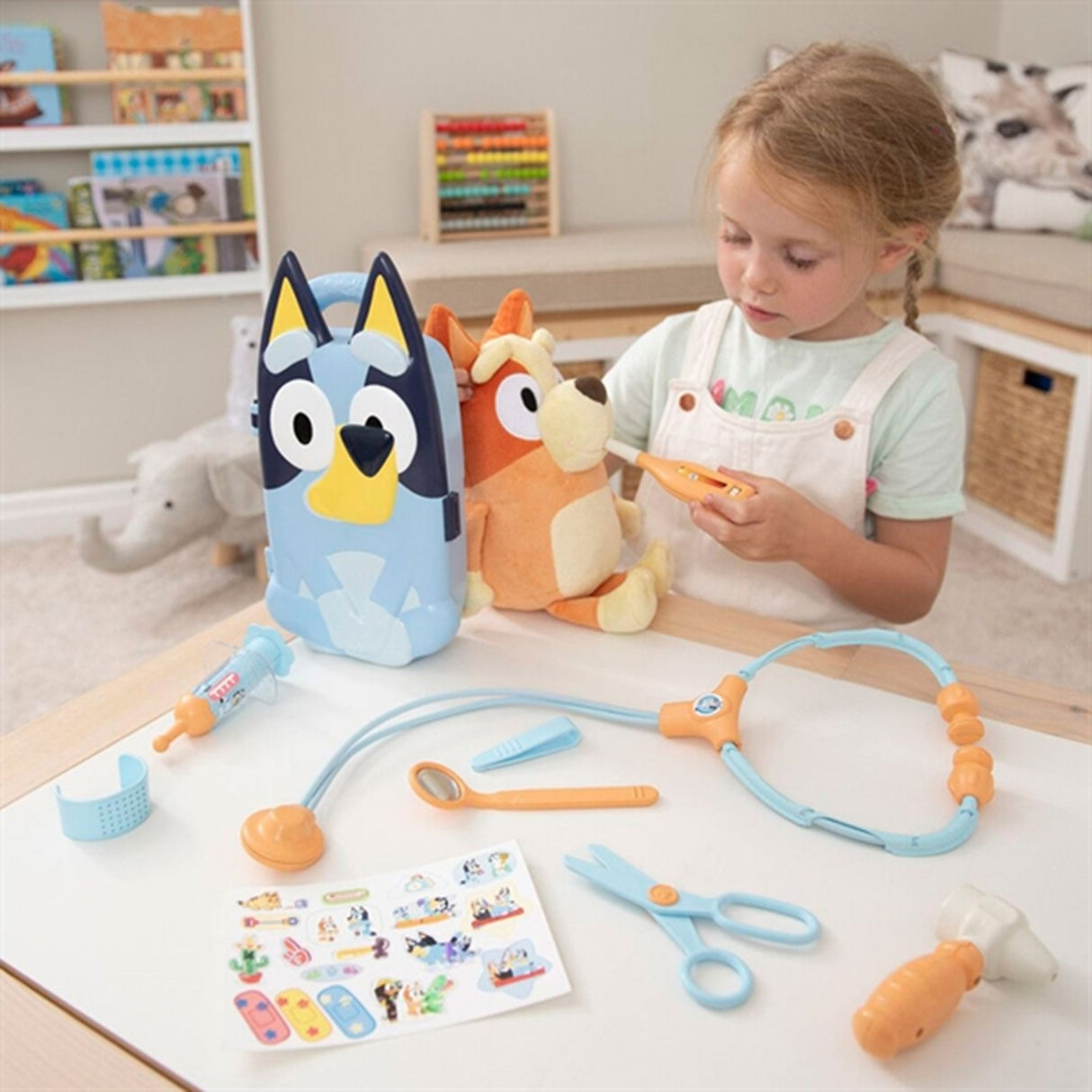 Bluey Bag w. Medical Equipment 3